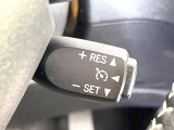 【クルーズコントロール】高速道路もラクラク走行。アクセルを離しても一定速度で走行ができ、長距離運転時の負担を軽減!加速・減速も簡単なスイッチ操作で調整できます。