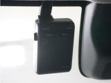 ◆ドライブレコーダー◆映像・音声などを記録する自動車用の装置です。 もしもの事故の際の記録はもちろん、旅行の際の思い出としてドライブの映像を楽しむことができます。
