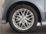 アルミホイール装着車です!これで足元まわりもおしゃれにきまります!