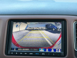 駐車時に便利なバックカメラを装備しています。