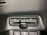 ハンドルの左下にETCがついています。高速道路の料金所の通過も楽々です。 カードの取り出しもしやすい場所についています。