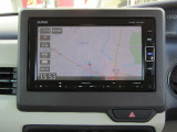 ナビゲーションはギャザズメモリーナビ(VXM-194VFi)を装着しております。AM、FM、CD、フルセグTV、Bluetoothがご使用いただけます。初めて訪れた場所でも安心ですね!