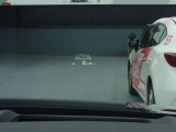 【アクティブ・ドライビング・ディスプレイ】フロントガラスに投影!運転中にメーターまで視線を下げずに、速度を確認することができます。視界確保にも重宝します!