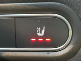 ●フロントシートヒーティング:運転席・助手席共に三段階で調節が可能なシートヒーターを装備しております。季節を問わず快適にご使用いただけます。
