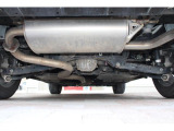 下回りはマフラーの表面にうっすらと錆が見えますが一般使用に問題ないレベルのものです、気になる方はマフラーの耐熱防錆塗装サーモガード施工をおすすめいたします
