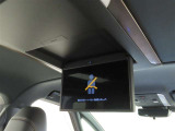 トヨタ純正13.2型後席ディスプレイを装備しております。