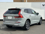北欧流のラグジュアリーを体現したXC60。伝統的なスカンジナビアン・デザインを継承しながら、躍動感にあふれ優雅な雰囲気を身にまとう、新しい潮流を具現化したスタイリングです。