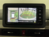 バックカメラ、パノラミックビューモニター付きで視界良好