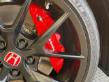 【ブレンボ製キャリパー】ハイパワー車両には強力なブレーキが必須!世界のスーパーカーにも採用されるイタリアの高級メーカー「ブレンボ」を装着!色鮮やかなキャリパーがスポーティな印象を引き立てます♪