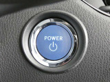 【スマートエントリー&スタートシステム】・・・スマートキーをバッグやポケットなどに携帯していればドアの解錠・施錠ができます。さらにブレーキを踏みながらパワースイッチを押すだけでエンジンが始動します。
