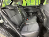 後部座席も気になるようなキズ・汚れやへたり等、大きなダメージはなく、良好な状態です。