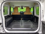 後席を格納すると、これだけの広さが!シーンに合わせたシートアレンジで、大きな荷物も積むことが出来ます♪