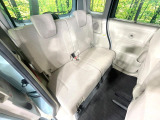後部座席も気になるようなキズ・汚れやへたり等、大きなダメージはなく、良好な状態です。