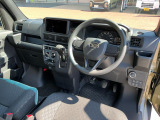 痛みの出やすい運転席シートの角、フロアマット、座面、ともに良好です