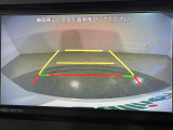 【バックモニター】後ろのカメラの映像をモニターに映し出すことができます!後方の見えない死角や、障害物との距離感をしっかり確認することができます!駐車が苦手な方におすすめです。