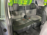 3列目シートはもちろん状態良好☆大人でもゆったりと座って頂けますので、大人数でのお出かけもラクラクです♪ご家族で、気の知れた仲間で、ドライブに行くのが楽しみですね♪