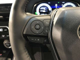 【ステアリングスイッチ】前方から目を離すことなく操作することが可能です。