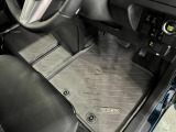 嬉しい純正フロアマット付き♪ 状態も良好です(^^♪
