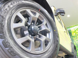 【純正15インチアルミホイール】外観にマッチした純正アルミホイールを装着しております。各種社外アルミホイールや、スタッドレスタイヤも取扱いしております。是非ご相談ください♪