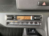 余計な操作の手間が無いフルオートエアコン。車内を常に快適な温度で保ちます!!