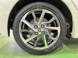 純正アルミホイールで足元バッチリ