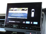 バックをするとき自動でリアの様子が映る『リアカメラ』付き! ナビ画面で確認しながらバックができますから安心ですね。でも、目視も大切ですよ!安全第一でお願いします!