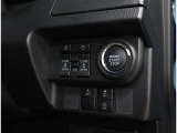 電動のスライドドアで楽々スムース!運転席から開閉の操作ができます!&スタートスイッチを押してエンジン始動ができるスマートキーが装備されています♪ポケットや鞄からキーを出さずに乗り込めます♪