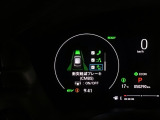 ホンダが推し進める総合先進安全装備のセンシング搭載! 衝突や斜線はみだしなどの危険が予測される時、センサーが警告。ヒューマンエラーを高度先進技術が補完してくれます。