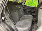 後部座席も気になるようなキズ・汚れやへたり等、大きなダメージはなく、良好な状態です。