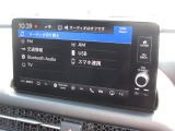 ナビゲーションはホンダコネクトディスプレイが装着されております。AM、FM、フルセグTV、Bluetoothがご使用いただけます。初めて訪れた場所でも道に迷わず安心ですね!