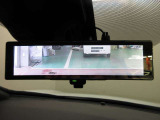 スマートルームミラー付きで後部座席に乗車してても後方がしっかり見れます