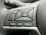 ■ステアリングスイッチ■ハンドル手元でオーディオの操作が簡単に出来ます。運転中でもナビまで手を伸ばさずに操作が出来て安心です。