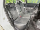 後部座席も気になるようなキズ・汚れやへたり等、大きなダメージはなく、良好な状態です。