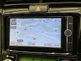 純正ナビを装備。タッチパネル式で使いやすく、お出かけもラクラクです。