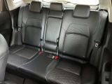 ゆったりしたリヤシート。足元空間も広くリラックスしてドライブが楽しめます