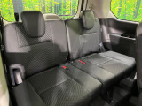3列目シートはもちろん状態良好☆大人でもゆったりと座って頂けますので、大人数でのお出かけもラクラクです♪ご家族で、気の知れた仲間で、ドライブに行くのが楽しみですね♪