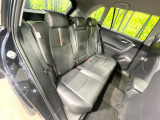 後部座席も気になるようなキズ・汚れやへたり等、大きなダメージはなく、良好な状態です。