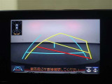 バックモニターで、後方を確認しながら安心して駐車することができます。運転初心者も熟練者も必須の機能ですよ!