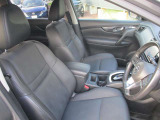 エクストレイルのフロントシートです。座り心地もバッチリです。