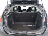 広々としたラゲージスペースを備えています。大きなものや長さのある荷物もしっかりと積み込めます。