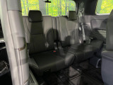 3列目シートはもちろん状態良好☆大人でもゆったりと座って頂けますので、大人数でのお出かけもラクラクです♪ご家族で、気の知れた仲間で、ドライブに行くのが楽しみですね♪