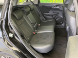 後部座席も気になるようなキズ・汚れやへたり等、大きなダメージはなく、良好な状態です。