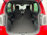 シートを倒せば大きな荷物も積み込み可能です!!