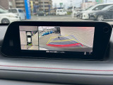【360&deg;ビューモニター】専用のカメラにより、上から見下ろしたような視点で360度クルマの周囲を確認することができます☆死角部分も確認しやすく、狭い場所での切り返しや駐車もスムーズに行えます。
