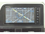 純正ナビを装備。タッチパネル式で使いやすく、お出かけもラクラクです。