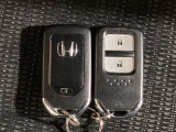 スマートキー付!キーを取り出さなくてもドアロックの施錠・開錠、エンジンの始動が出来ます!雨の日や荷物の多い日にとても便利ですね♪