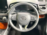 【純正革巻きステアリング】上質な革を使用することで、手にしっかり馴染みとても運転しやすいハンドルです♪