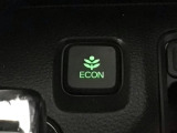 ★ECONスイッチ★ エコドライブを加速しよう!スイッチをONにすると、運転の仕方によるロスを抑え込み燃費をよくするようクルマが頑張ります(*^ー^*)燃費向上にチャレンジ♪