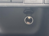 12V電源です。携帯電話充電や後付けのレーダーなどいろいろ使えます!