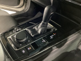 アクセルペダルを踏み込む量や速さに応じて変速パターンを最適制御し、人馬一体の運転感覚を発揮してくれる6速オートマ!
